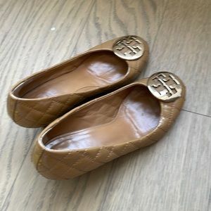 TORY BURCH Natural Quinn Quilted Leather Wedge